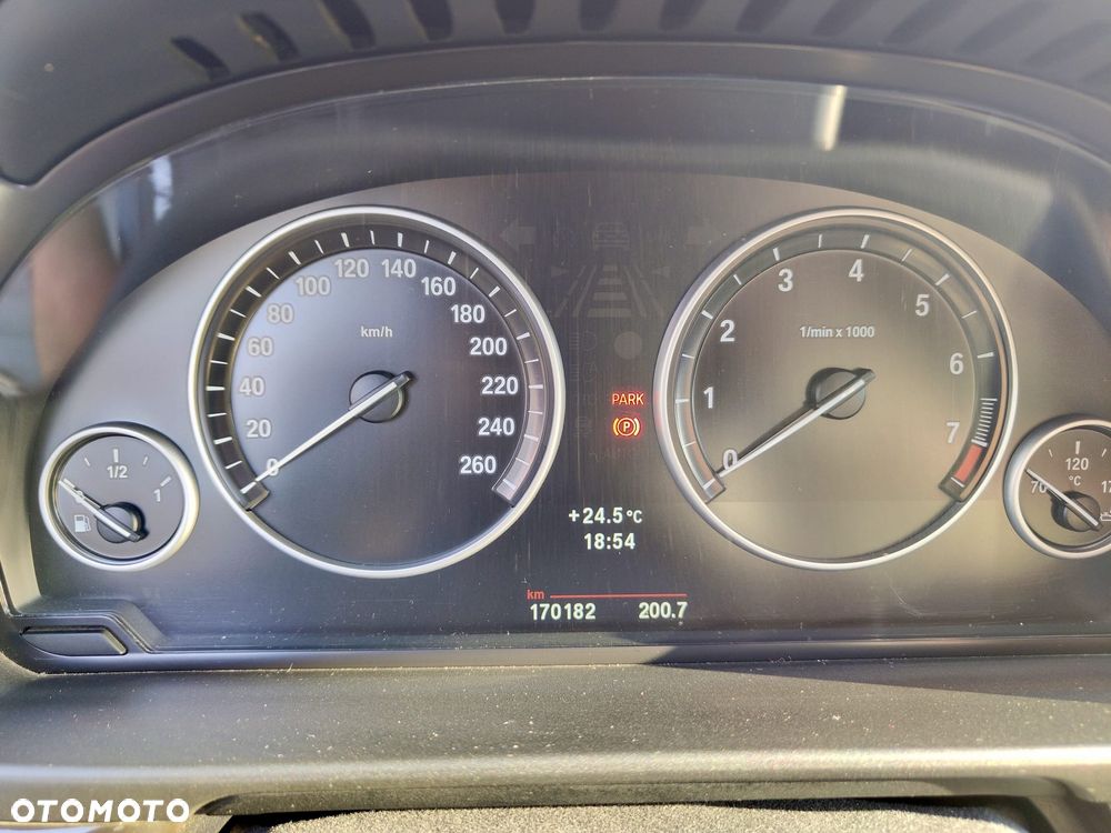 BMW Seria 5 528i xDrive - 12