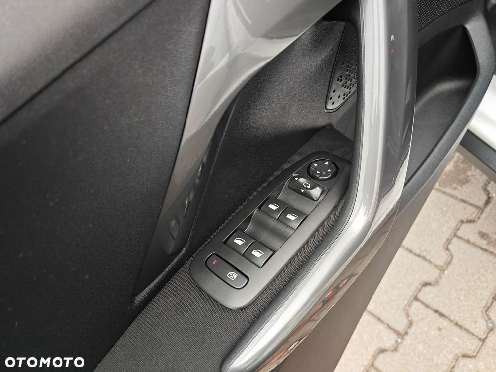 Peugeot 2008 1.2 Pure Tech Active S&S - 27