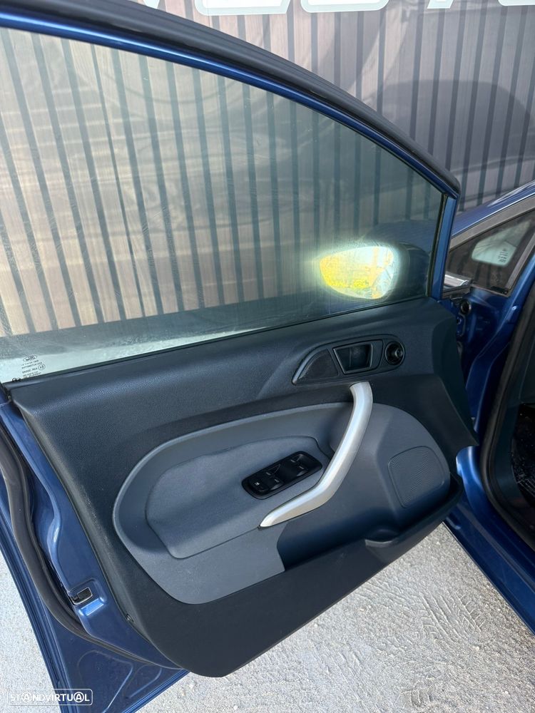 Ford Fiesta 1.25 Trend - 24