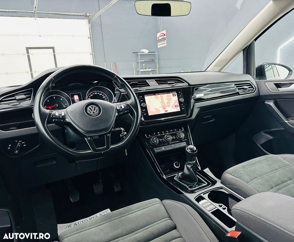 Volkswagen Touran 1.6 TDI SCR (BlueMotion Technology) Comfortline - 24