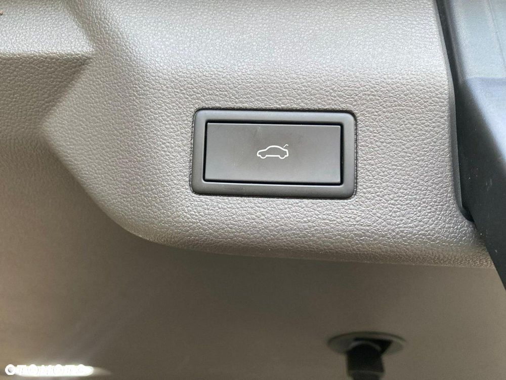 Volkswagen Multivan - 9