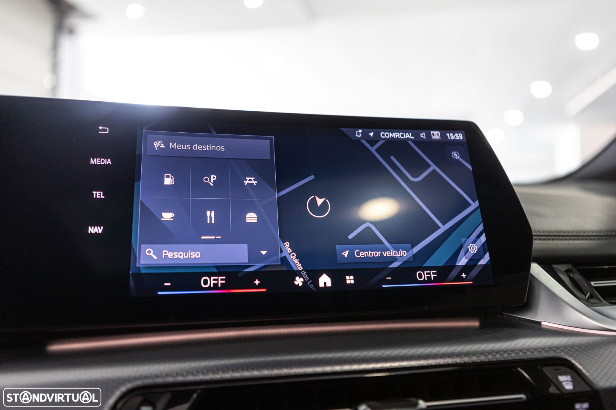 BMW 218 Active Tourer i Pack Desportivo M Auto - 36
