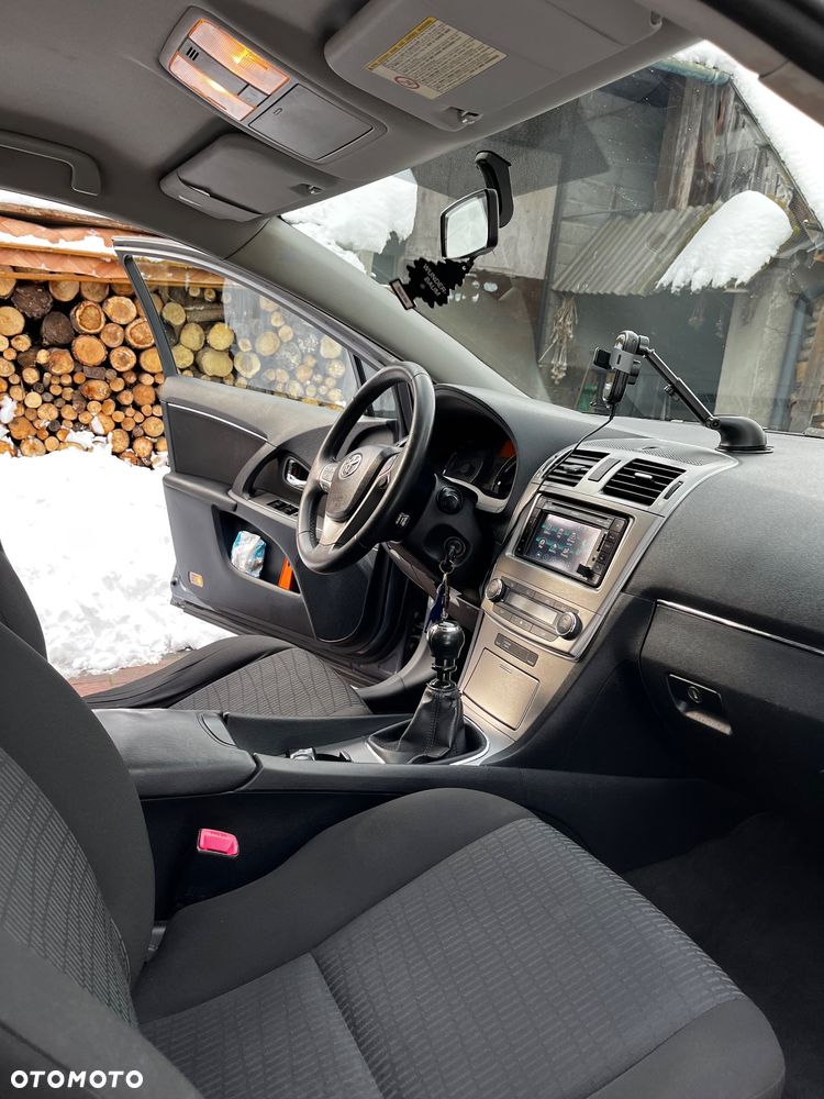 Toyota Avensis 1.8 Comfort - 16