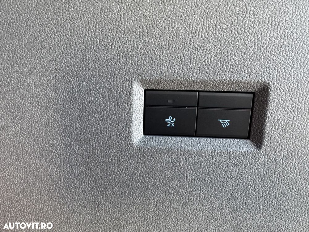 Ford Tourneo Custom Bus 320L 2.0 EcoBlue 170 CP 8AT L2H1 AWD Titanium X - 11