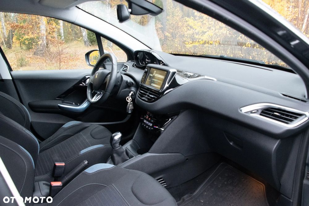 Peugeot 208 1.2 VTi Allure - 12