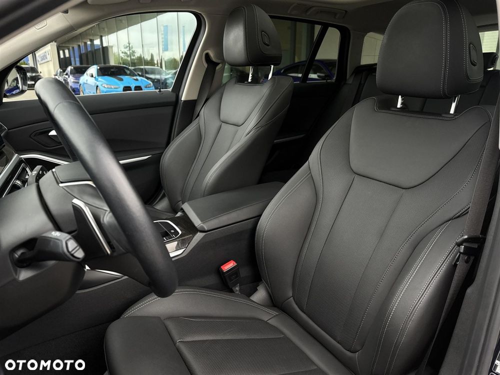 BMW Seria 3 320d xDrive - 19
