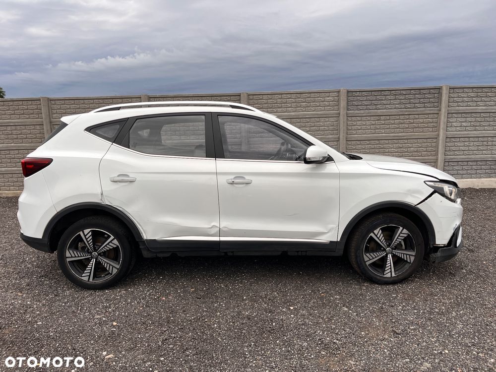 MG ZS - 3