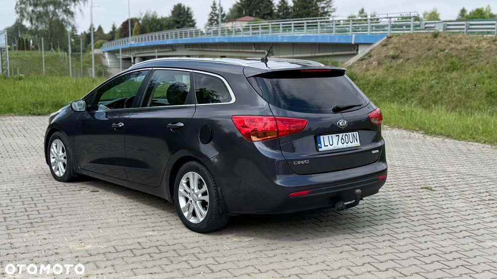 Kia Ceed - 8