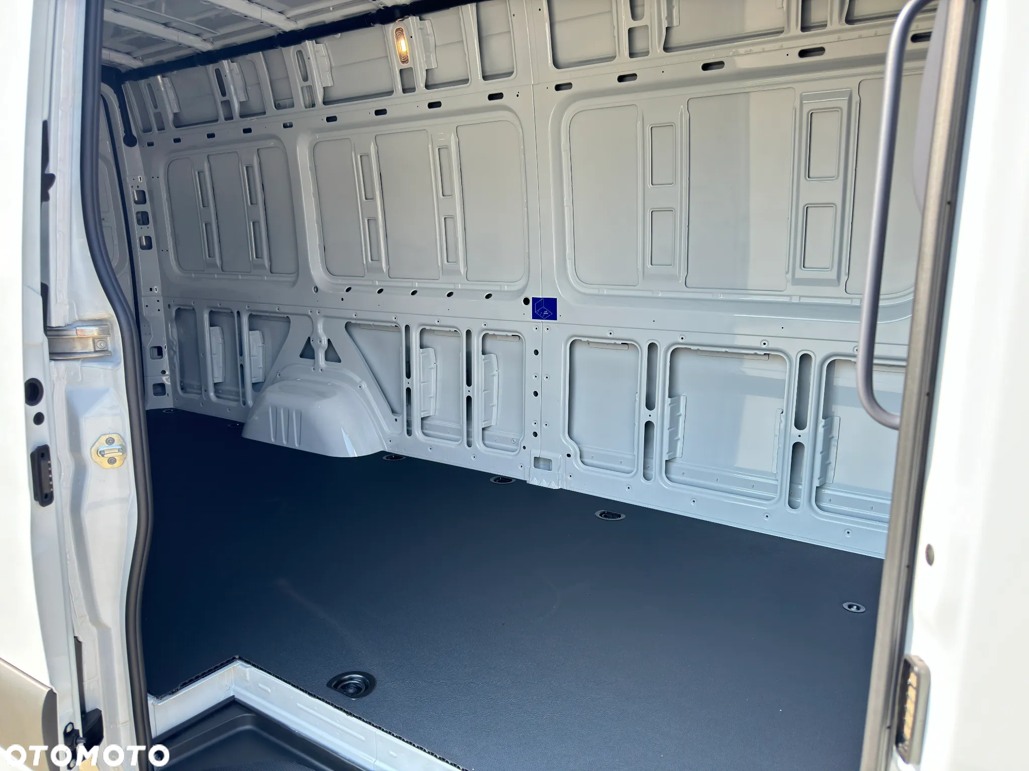 Mercedes-Benz eSprinter 314 Furgon Pro Standard - 10