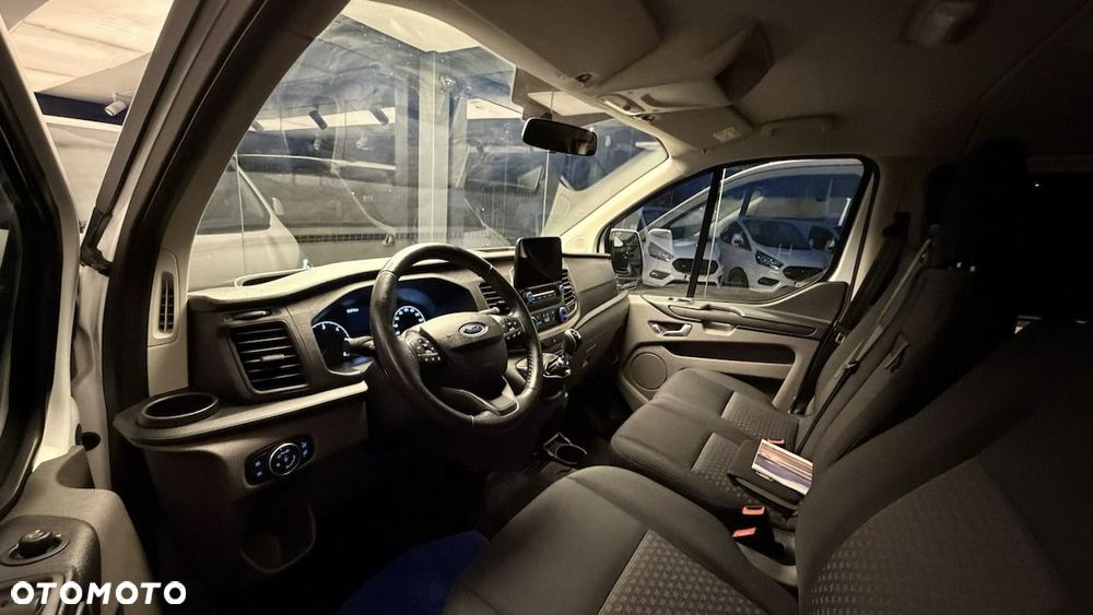 Ford Tourneo Custom - 18