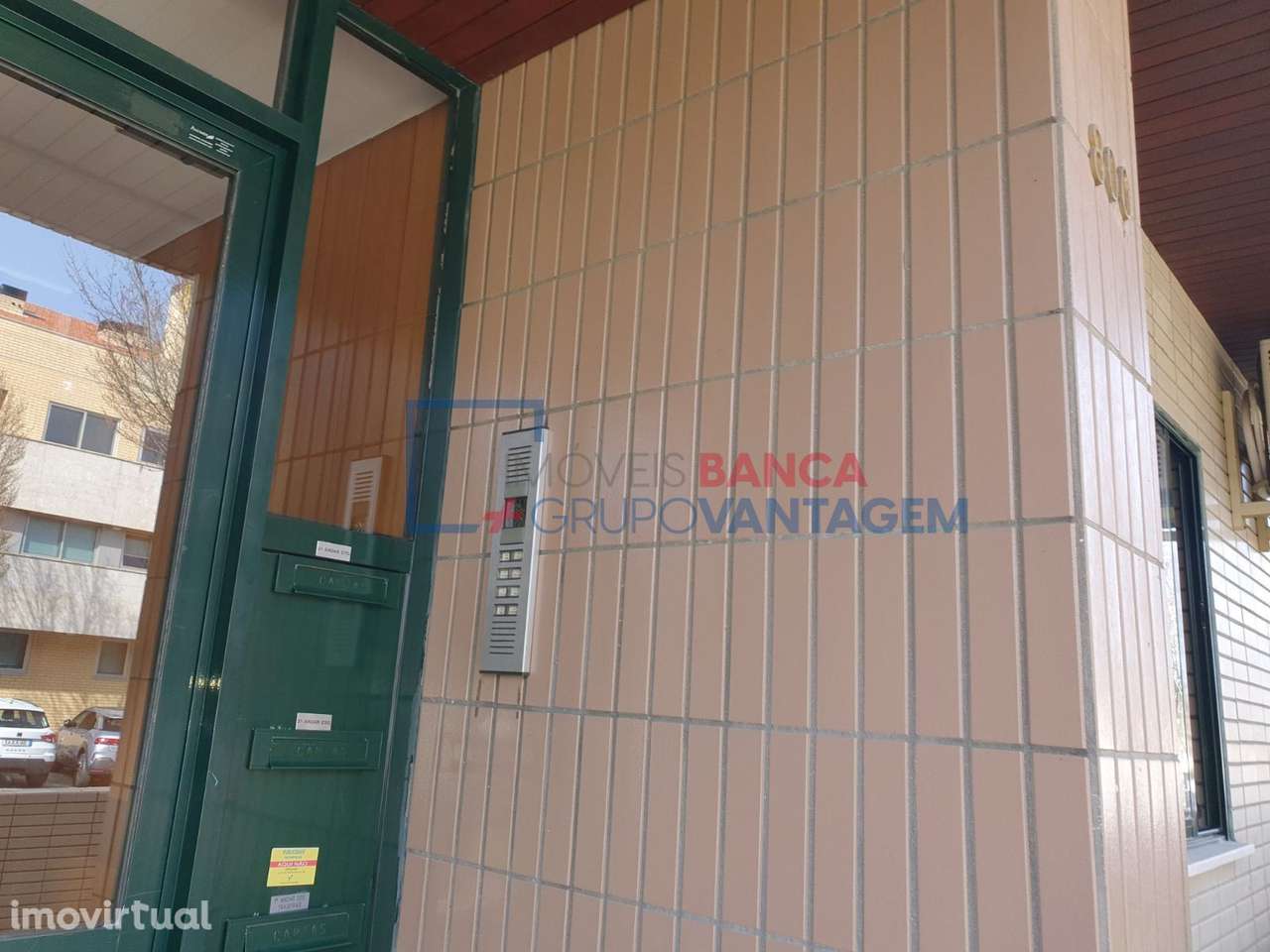 Apartamento T1 C/ Lugar de Garagem e Arrumo - Grande imagem: 3/5