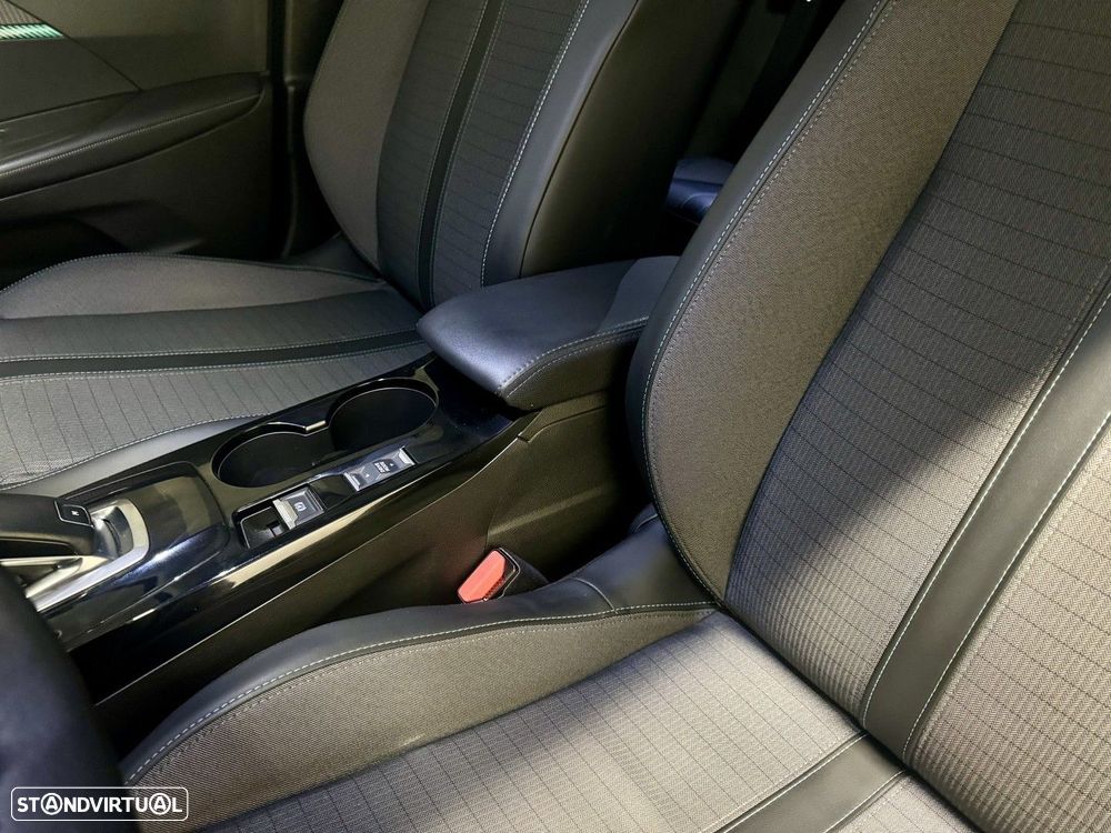 Peugeot 2008 1.2 PureTech Allure Pack EAT8 - 20