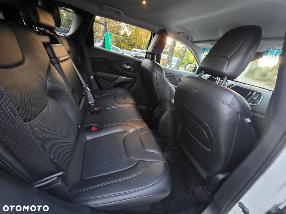 Jeep Cherokee 2.0 GME Active Drive I Limited - 24