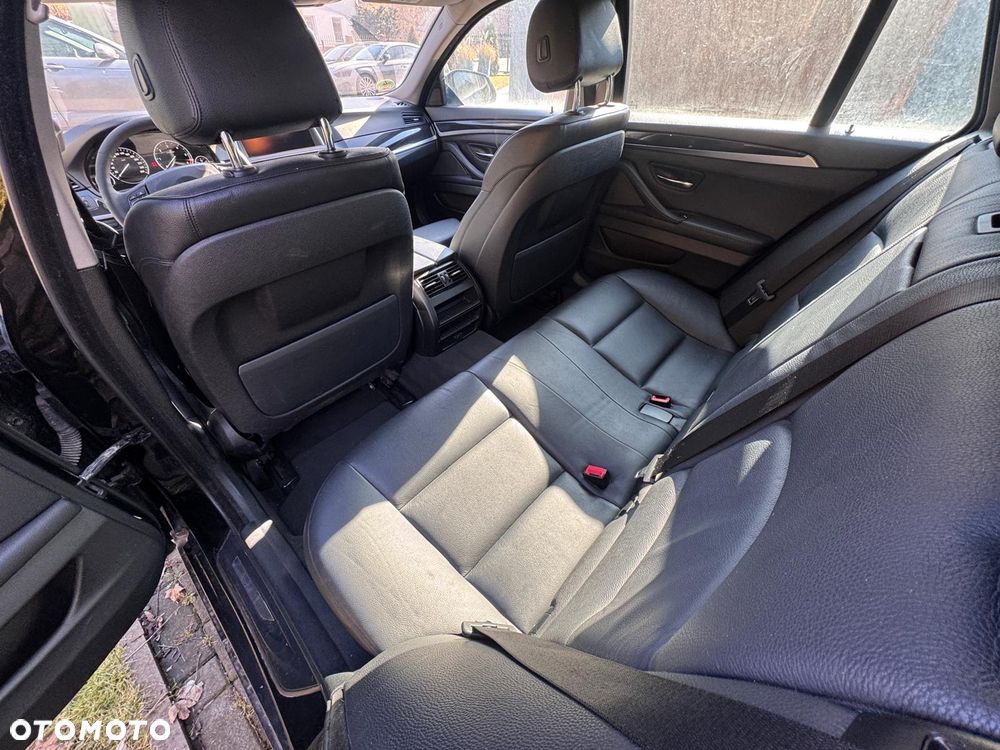 BMW Seria 5 525d Modern Line - 12