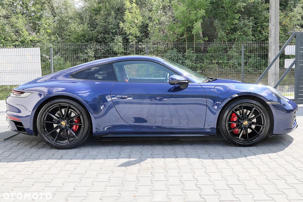 Porsche 911 Carrera 4S - 16