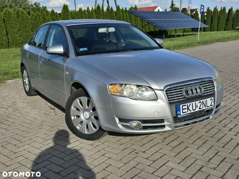 Audi A4 Limousine - 1