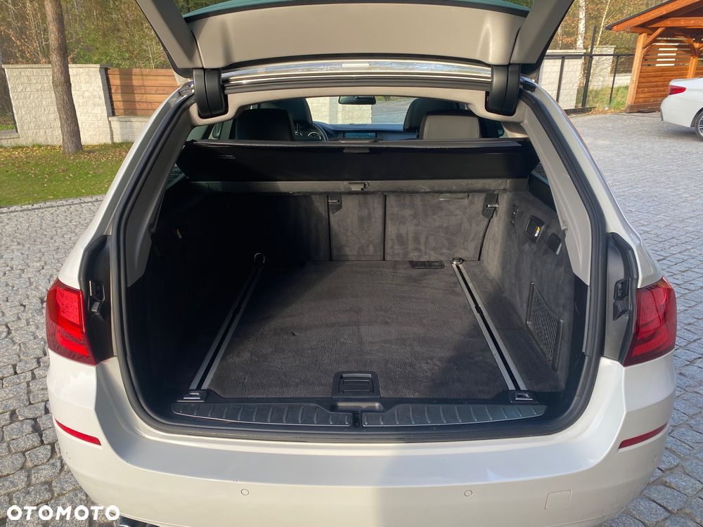 BMW Seria 5 525d xDrive Sport-Aut - 13