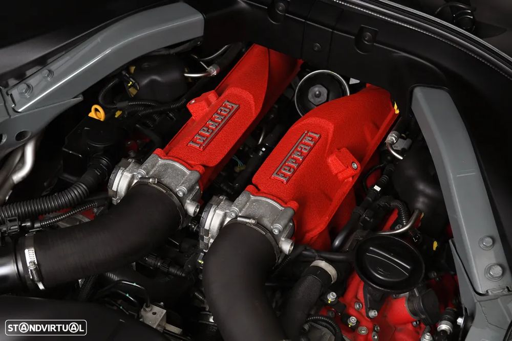 Ferrari Roma 3.9 Twin-Turbo V8 - 15