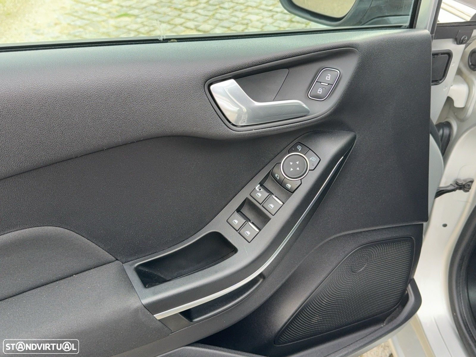 Ford Fiesta 1.0 EcoBoost Titanium - 14