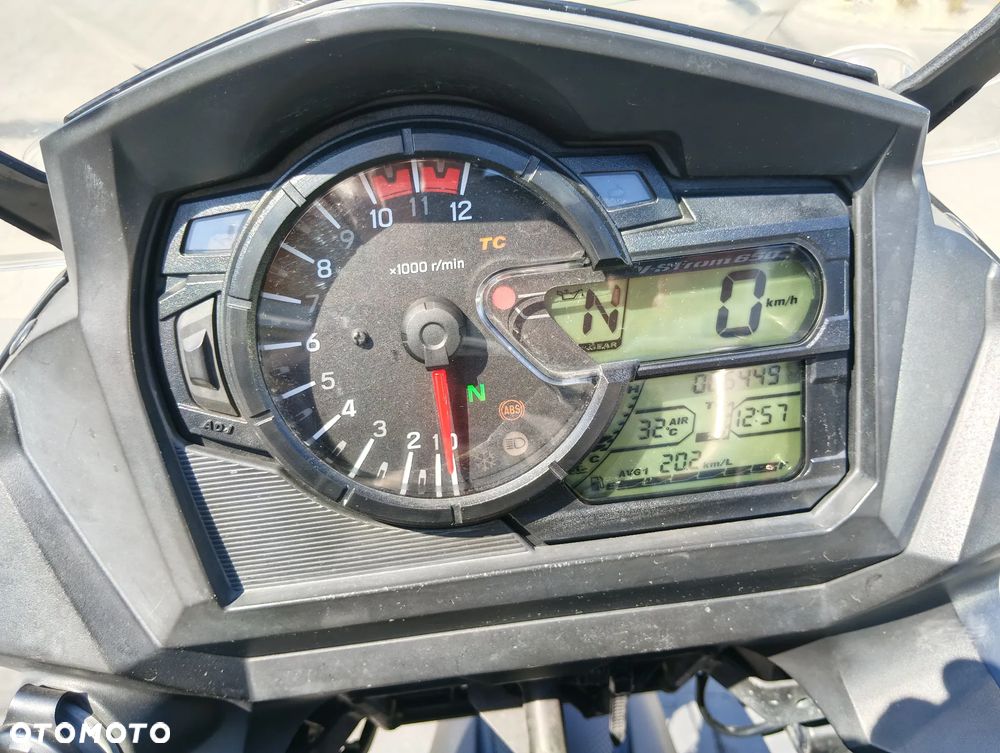Suzuki V-STROM - 27