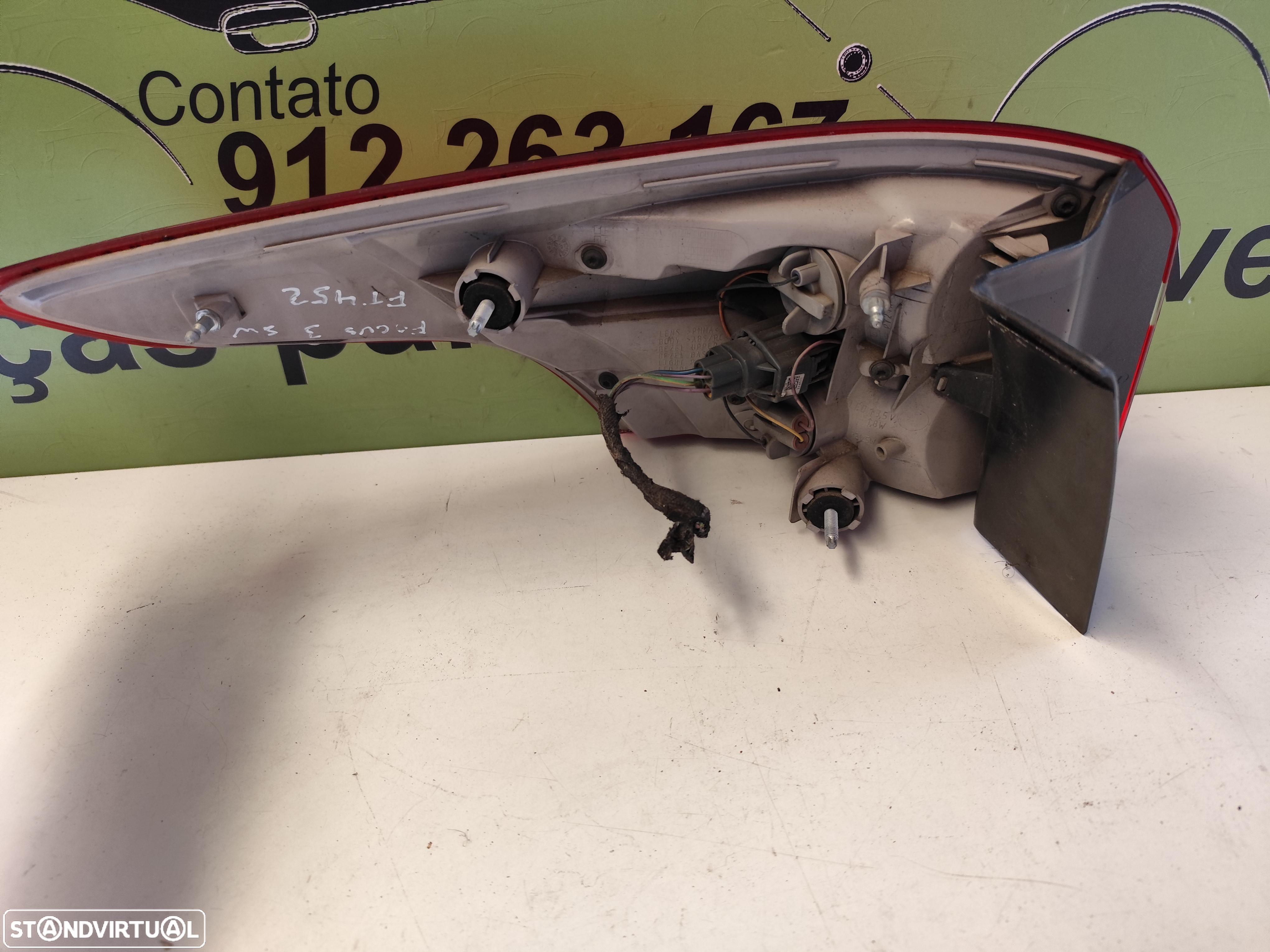 FORD FOCUS III CARRINHA FAROLIM DIREITO - FT452 - 6