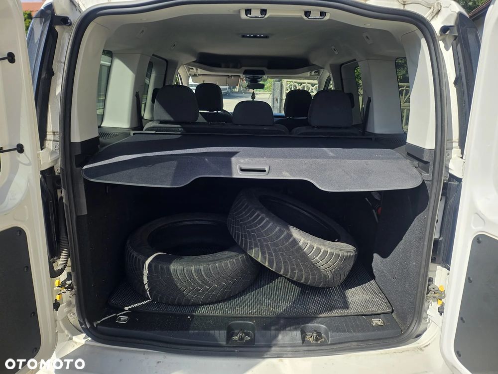 Volkswagen Caddy 1.5 TSI Style DSG - 16
