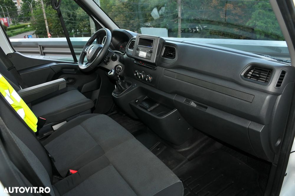 Renault Master cu lift - 12