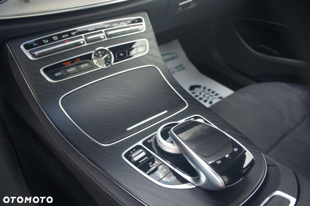 Mercedes-Benz Klasa E - 27