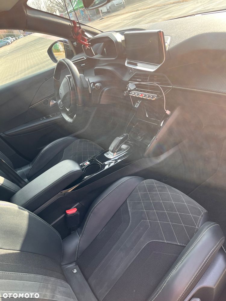 Peugeot 208 PureTech 100 EAT8 GT Pack - 4