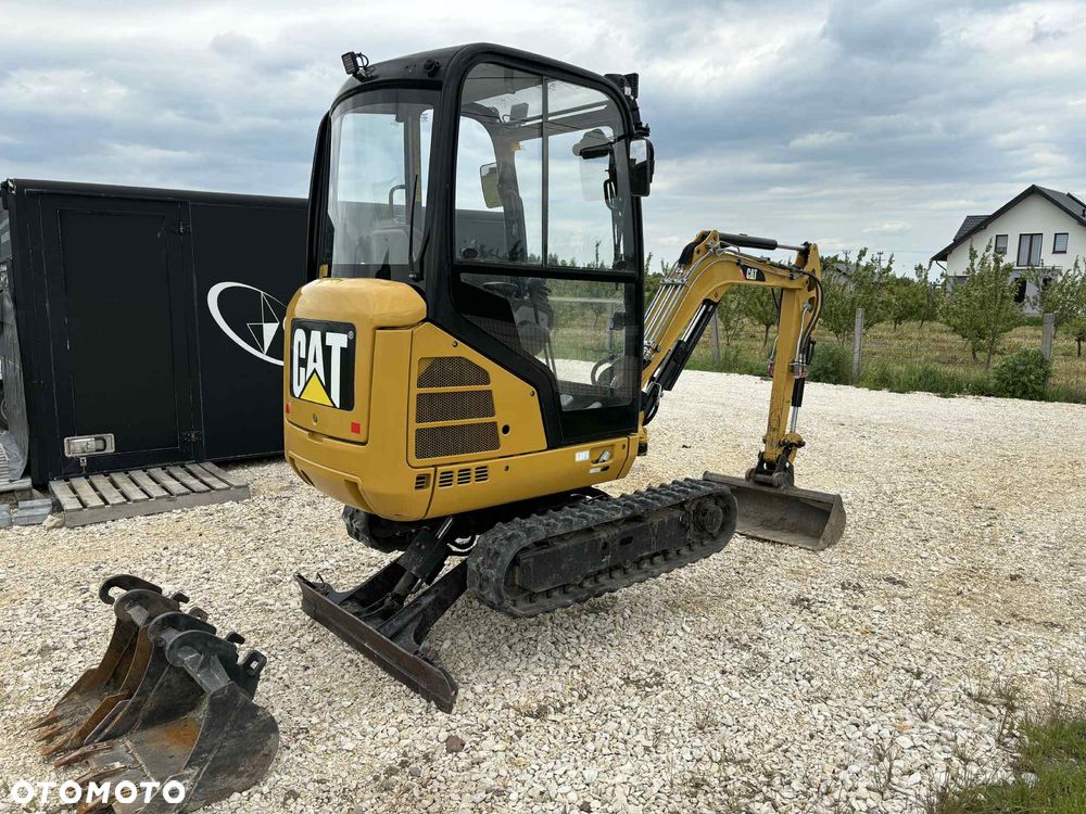 Caterpillar 301.7d - 17