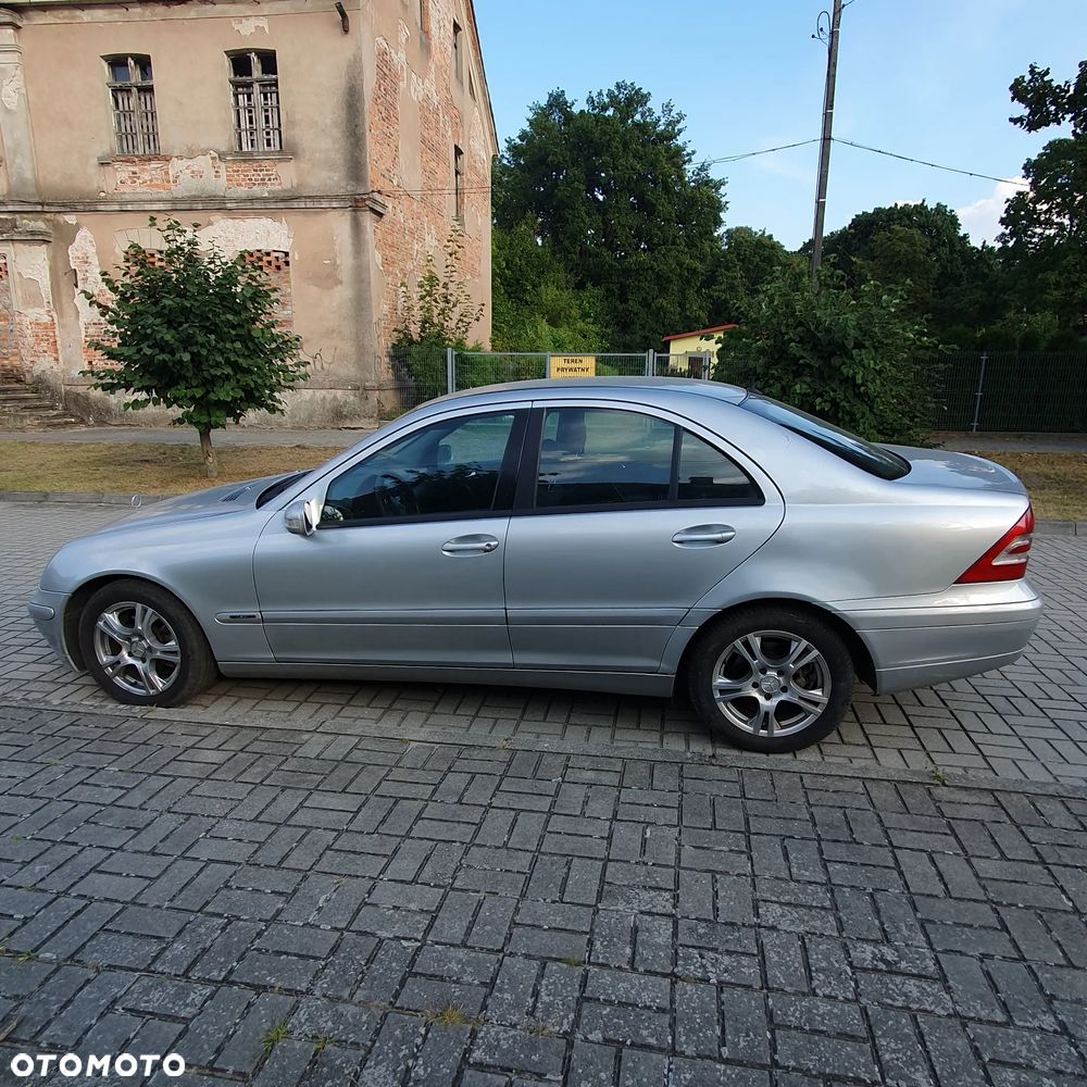 Mercedes-Benz Klasa C 180 Kompressor Automatik Classic - 2