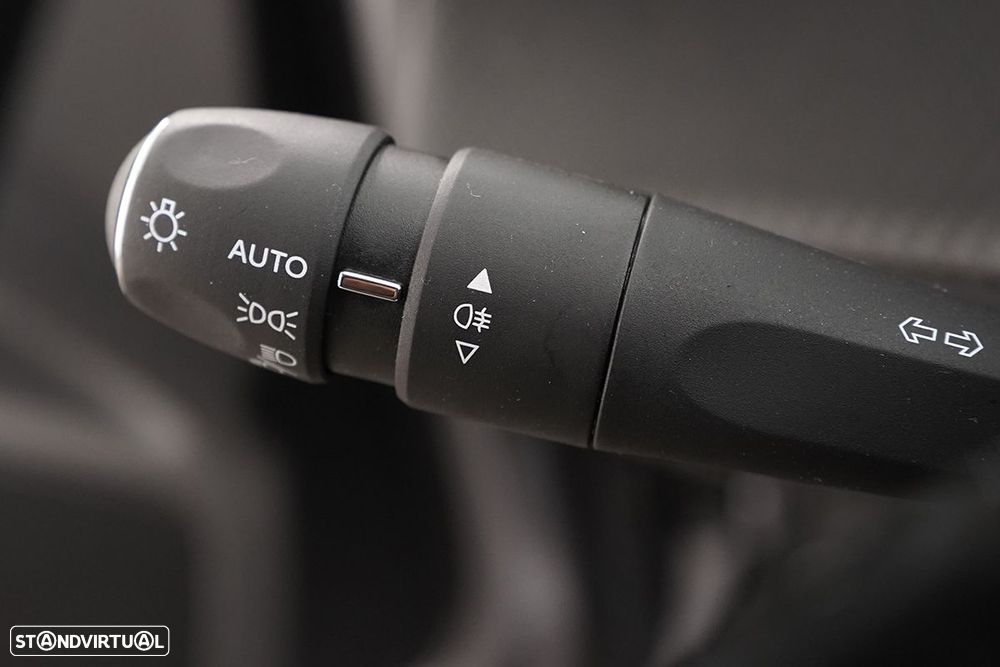 Peugeot e-2008 50 kWh GT - 16