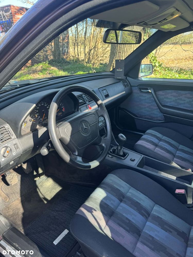 Mercedes-Benz Klasa C 180 Classic - 7