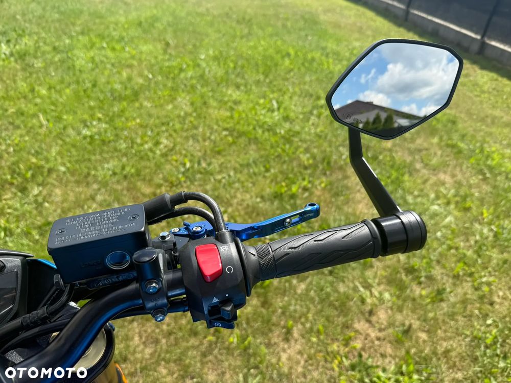 Suzuki GSX - 6