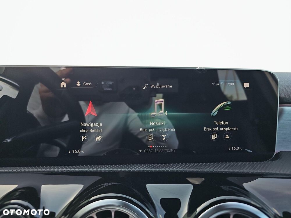 Mercedes-Benz Klasa A 220 4-Matic AMG Line 7G-DCT - 24