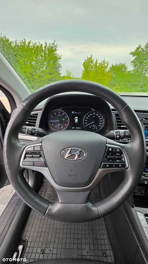 Hyundai Elantra 1.6 Style - 30