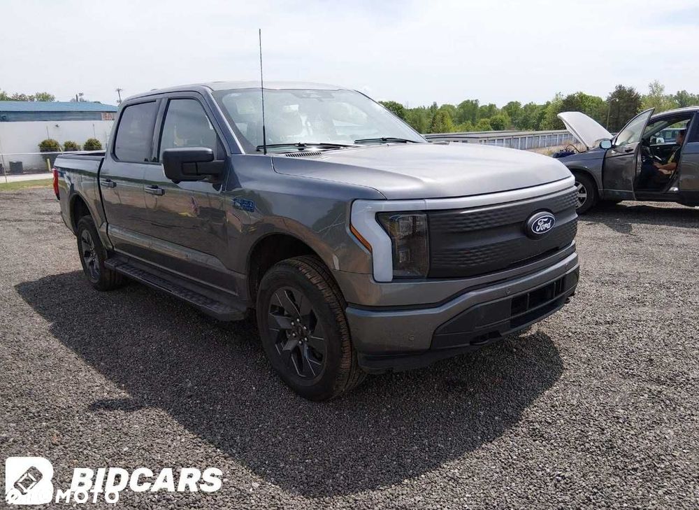 Części z Ford F-150 Lightning Flash AWD z 2025 roku, wersja USA. - 1