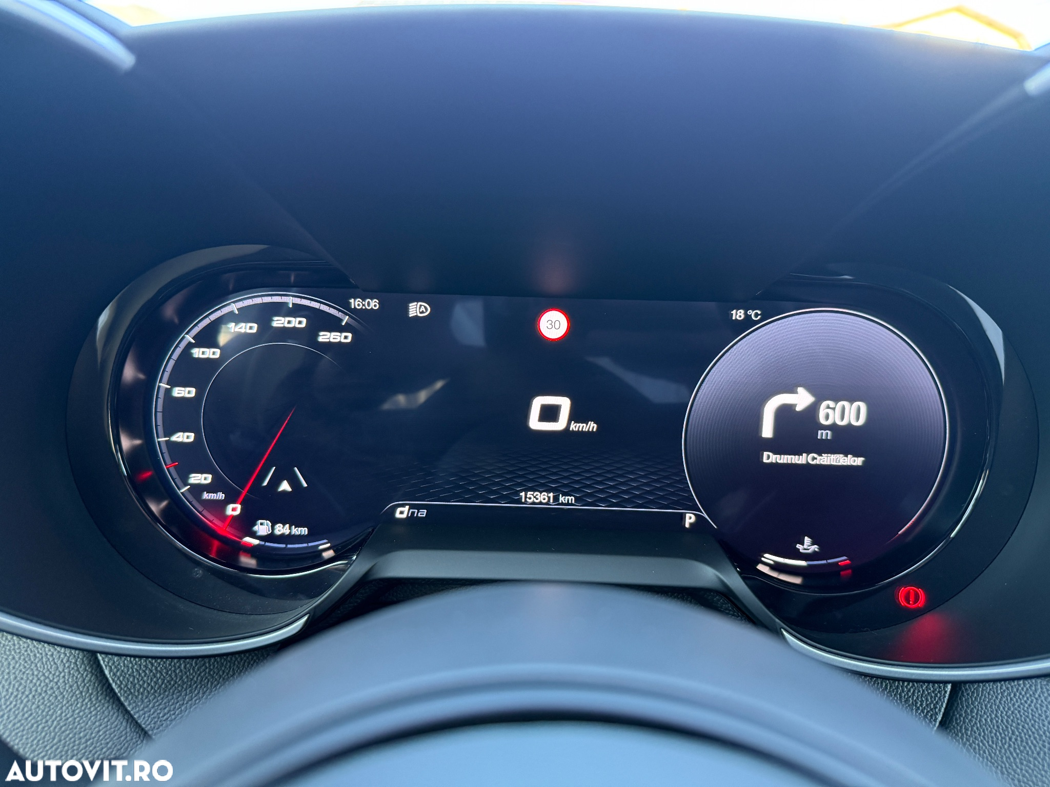 Alfa Romeo Giulia 2.0 Turbo 16V AT8-Q4 Veloce - 26