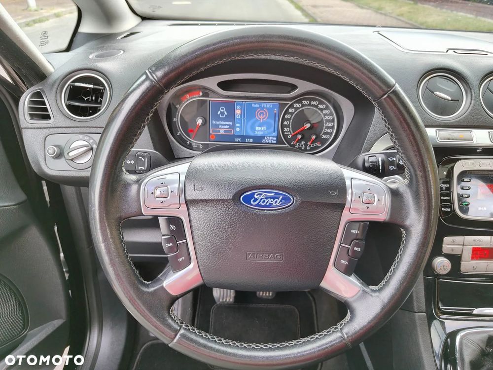 Ford S-Max - 31