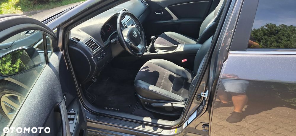 Toyota Avensis 1.8 Premium - 18