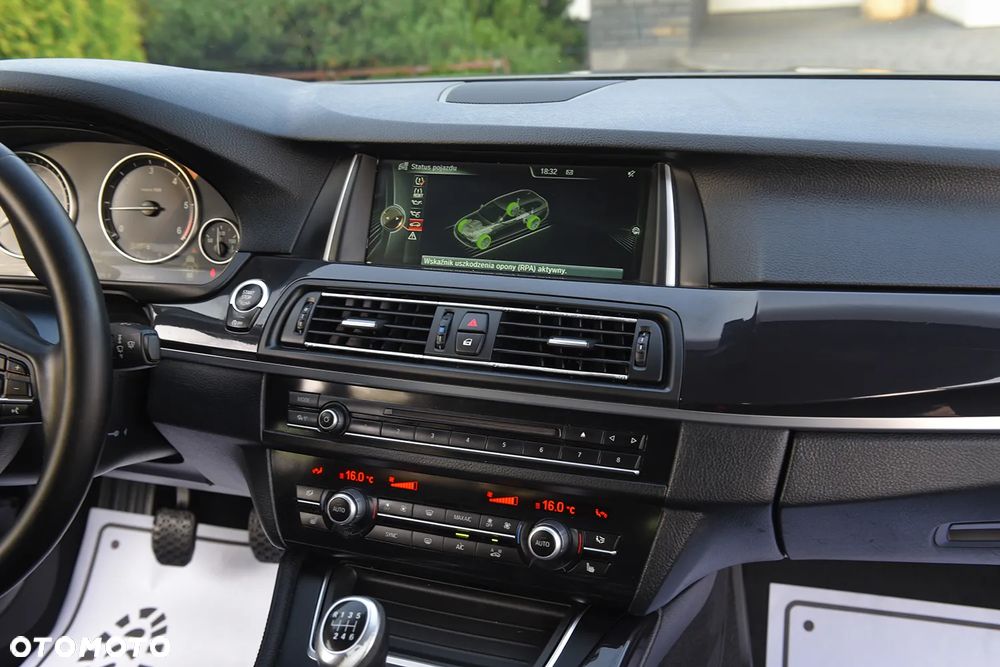 BMW Seria 5 518d Luxury Line - 31