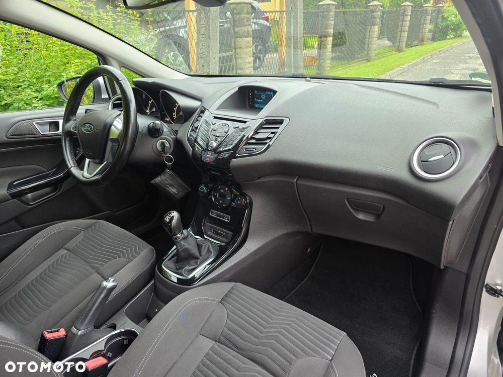 Ford Fiesta 1.0 EcoBoost Titanium X - 32