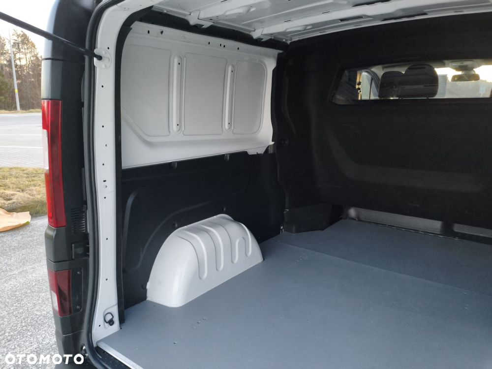 Renault Trafic 2.0 dCi - 39