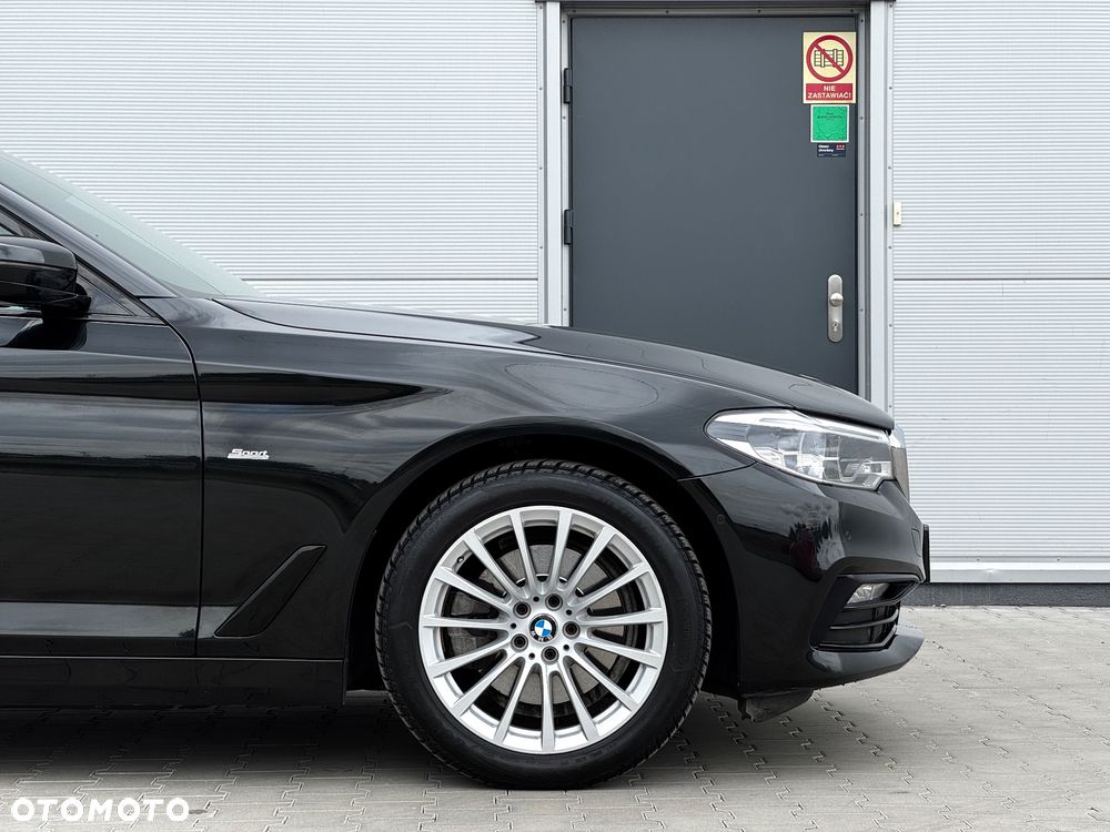 BMW Seria 5 520d Sport Line - 40