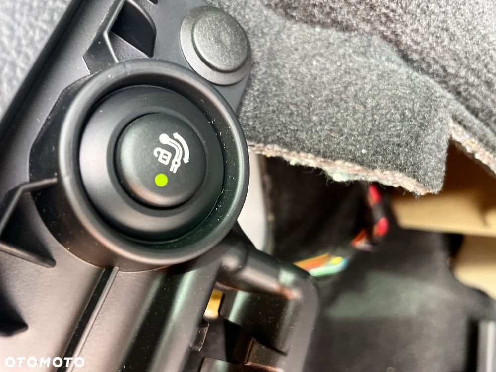 BMW Seria 3 318d DPF Edition Sport - 33