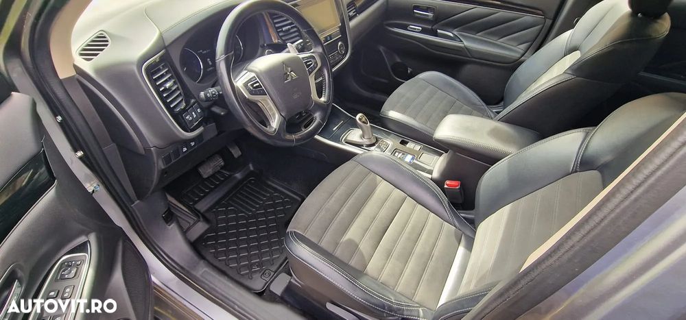Mitsubishi Outlander 2.4 4WD Plug-In Hybrid Diamant - 5