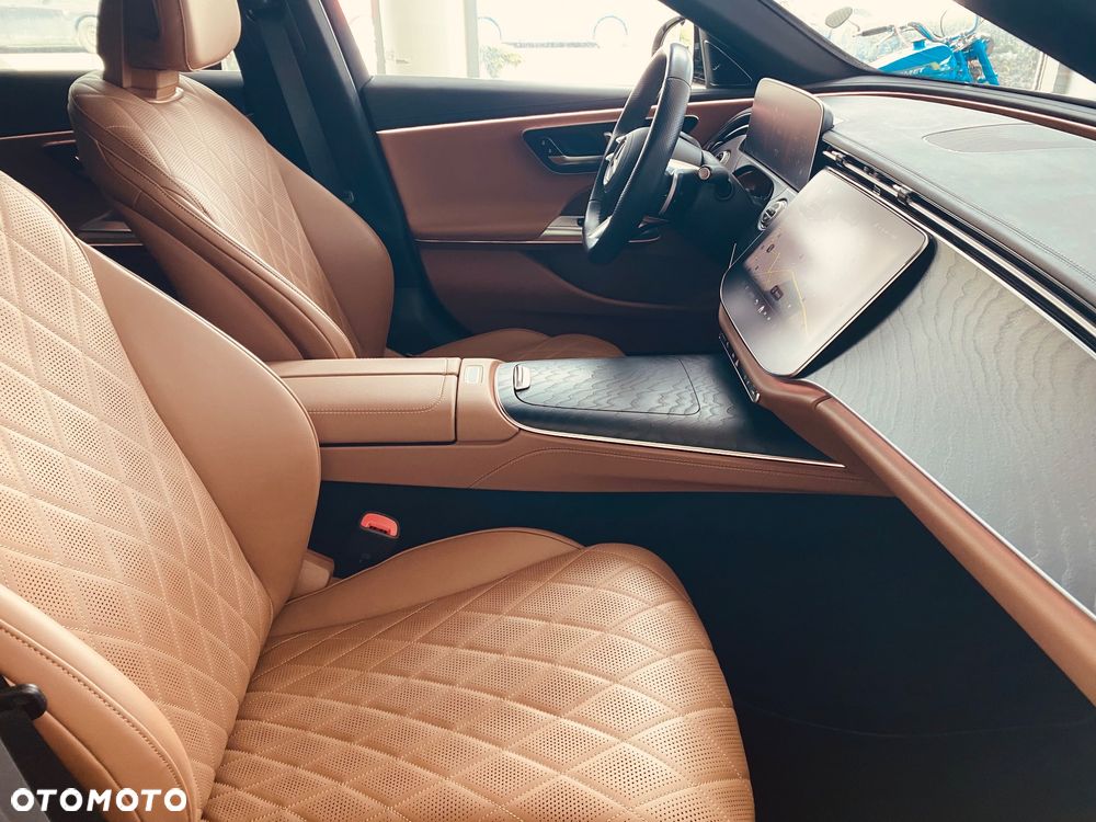 Mercedes-Benz Klasa E 200 4Matic 9G-TRONIC Edition AMG Line - 21