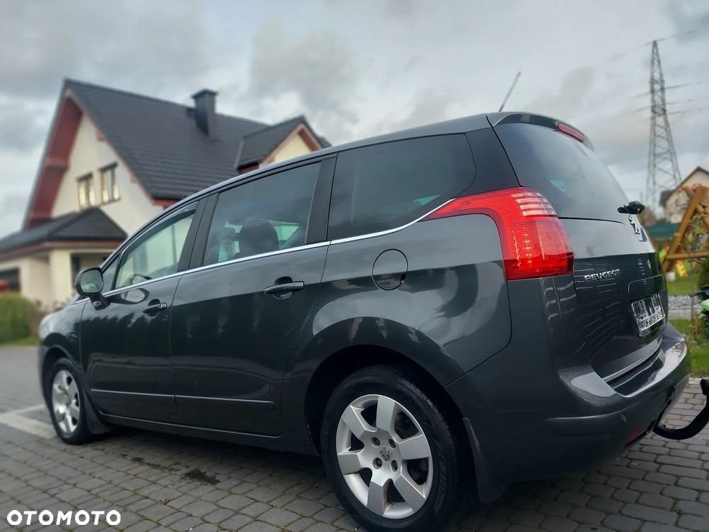 Peugeot 5008 HDI FAP 150 Family Plus - 10