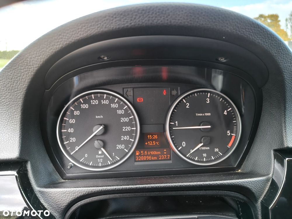 BMW Seria 3 318d - 11