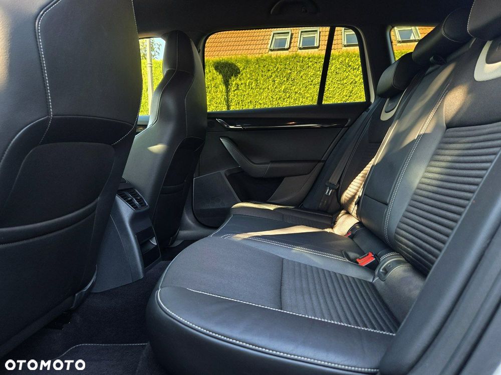 Skoda Octavia Combi 2.0 TDI DSG RS - 12